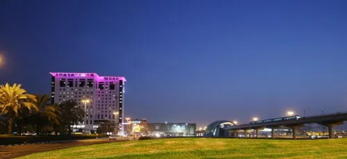 Premier Inn Dubai Ibn Battuta Mall Esterni Photos