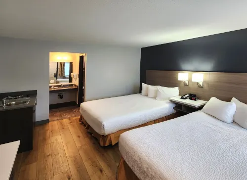 Days Inn by Wyndham Kelowna Photos