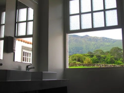 Azores Youth Hostels - Pico Zimmer Photos