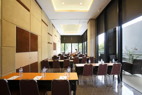 Amaris Hotel Pasar Baru Geschäftseinrichtungen Photos