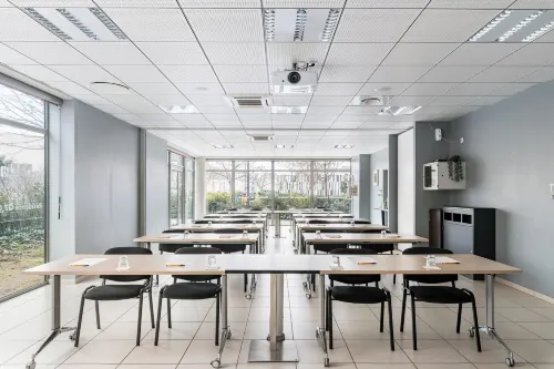 Appart hôtel Q7 Lodge Lyon 7 - Séjours à la nuitée et longues durées Espaces Affaires Photos