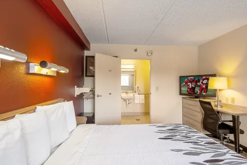Red Roof Inn Toledo - University Rooms Photos