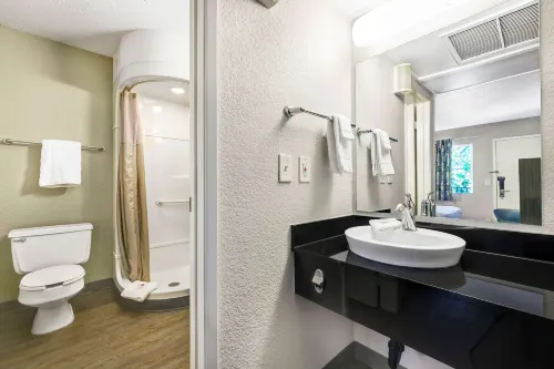 Motel 6 Issaquah, WA - Seattle - East Zimmer Photos