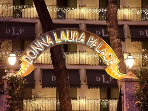 Hotel Donna Laura Palace Esterni Photos