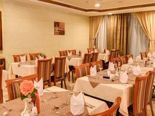Emaar Elite Al Madina Hotel Питание Photos