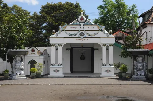 RedDoorz Plus Near Gembira Loka Zoo 2 Dekat Hotel Photos