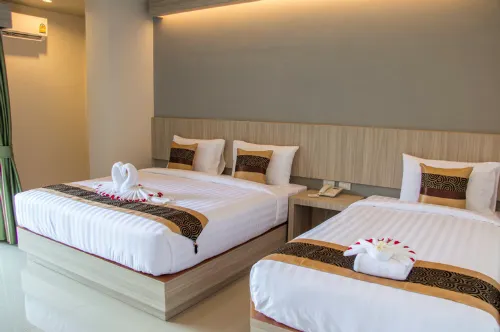 Carpio Hotel Phuket Kamar Photos