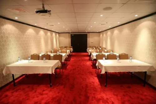 Grandeur Hotel Al Barsha Business Photos