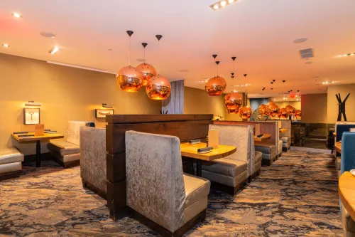 Sandman Signature Edmonton Downtown Hotel Restauration Photos