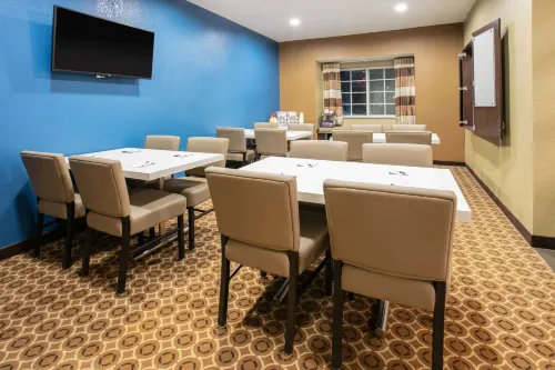 Microtel Inn & Suites by Wyndham Pecos Fasilitas Bisnis Photos