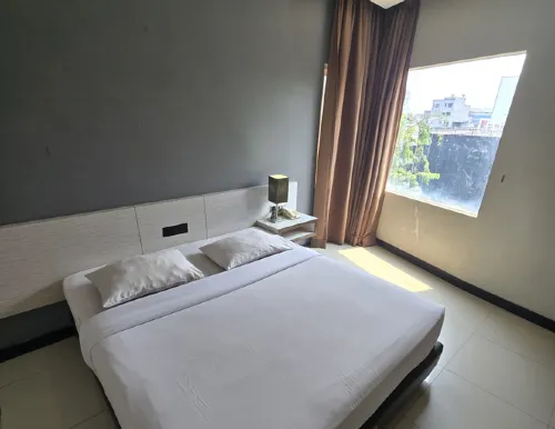 N3 Zainul Arifin Hotel Zimmer Photos