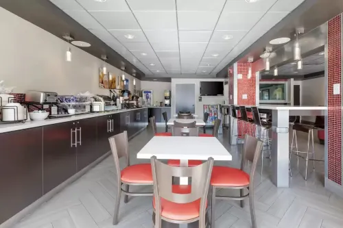 Comfort Inn Los Angeles near Hollywood Restauration Photos