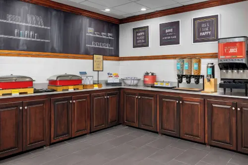 Hampton Inn & Suites Lake Mary at Colonial TownPark Restauration Photos