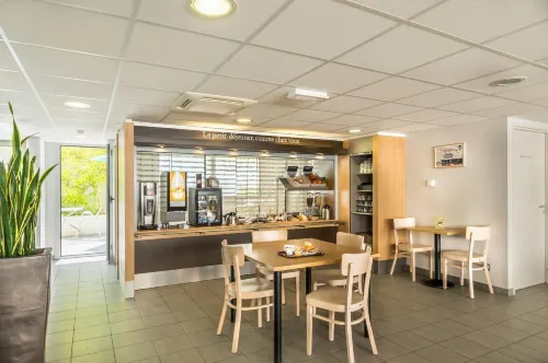 B&B HOTEL Cannes La Bocca Plage Restauration Photos