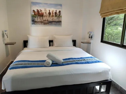 Phratamnak Inn - 100 Meter from Beach Photos