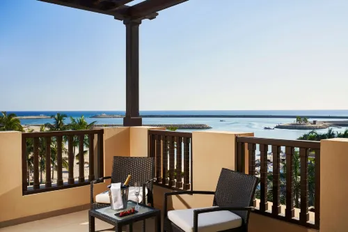 Fanar Hotel & Residences Huoneet Photos
