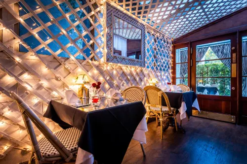 Beverly Hills Plaza Hotel & Spa Dining Photos