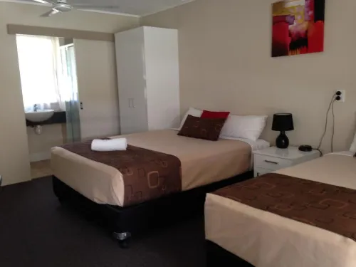 Kalua Motel Rooms Photos