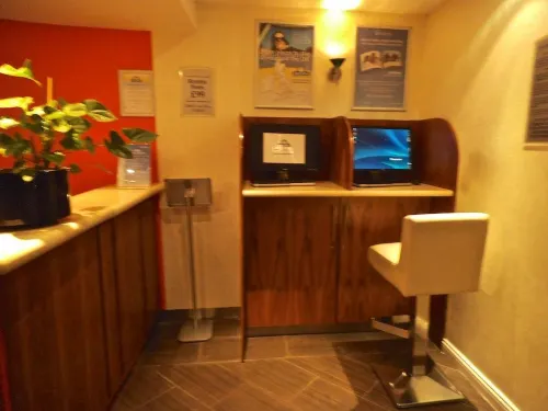 Ramada by Wyndham Hounslow - Heathrow East パブリックスペース Photos