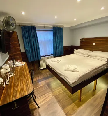 Crestfield Hotel Featured Photos