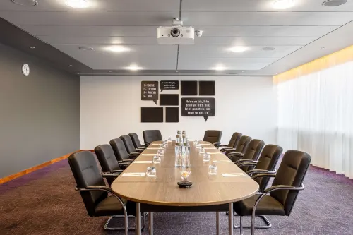 Radisson Hotel and Conf Centre London Heathrow Business Facilities Photos