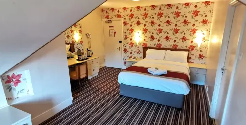 Russell Hotel Photos