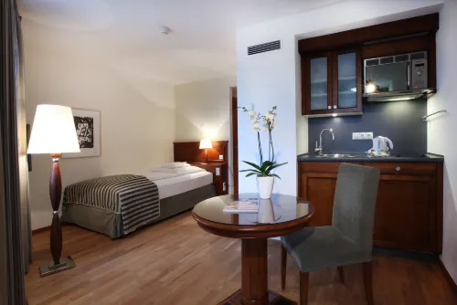 Lindner Hotel Frankfurt Main Plaza - JDV by Hyatt Photos