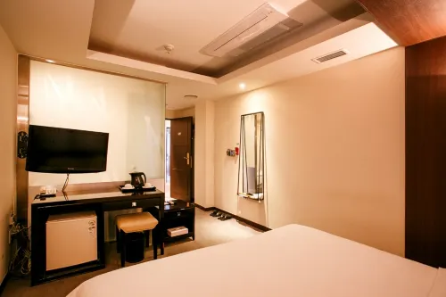 The Riverside Hotel Photos
