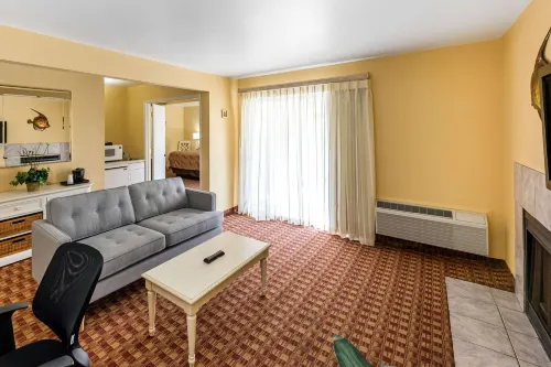 Quality Inn & Suites Capitola by the Sea Photos