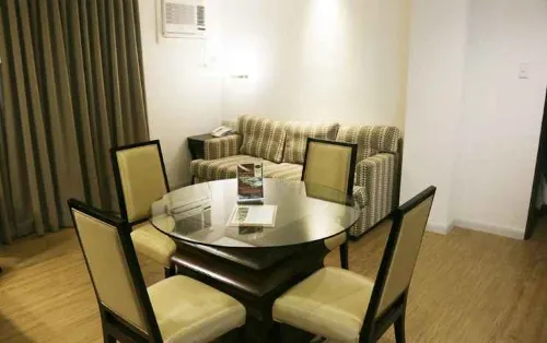 Queen Margarette Hotel - Downtown Rooms Photos
