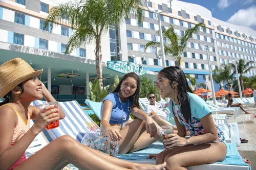 Universal’s Endless Summer Resort – Surfside Inn and Suites Public Areas Photos
