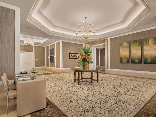 Discovery Primea, Manila Photos