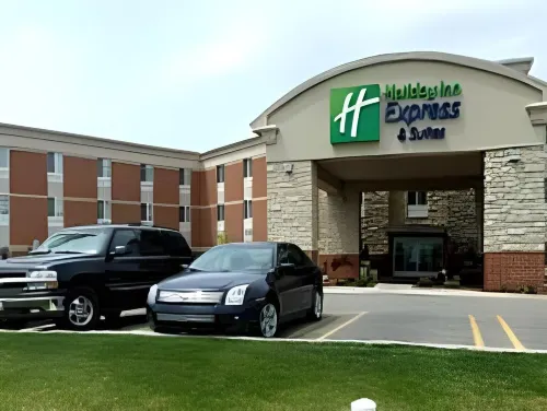 Holiday Inn Express & Suites Auburn Hills Exterior Photos