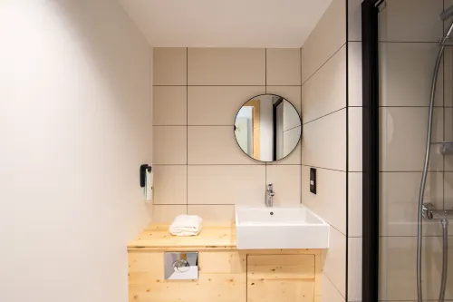 easyHotel Marseille Euromed Photos