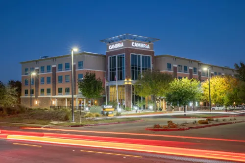 Cambria Hotel Plano - Frisco Esterni Photos