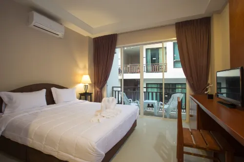 Kata Beachwalk Hotel and Bungalows Photos