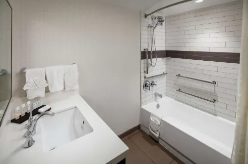 Embassy Suites by Hilton Tysons Corner Rooms Photos