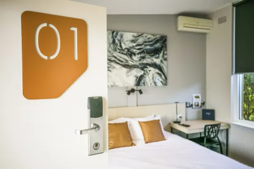 Nightcap at Colyton Hotel Rooms Photos