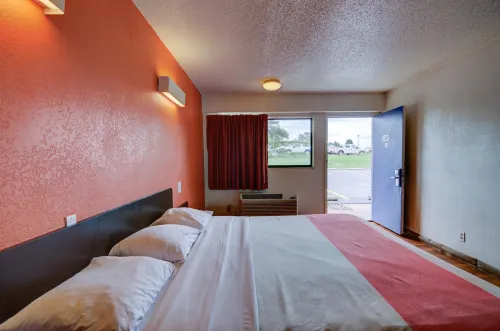 Motel 6 Kansas City, MO Photos