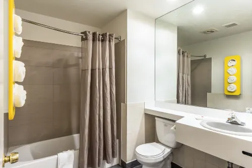 Motel 6 Elizabeth, NJ - Newark Liberty Intl Airport Rooms Photos