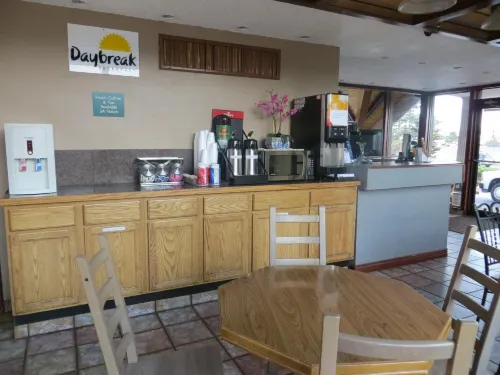 Days Inn by Wyndham Colorado Springs/Garden of the Gods Dining Photos