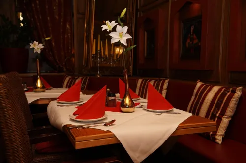 Hotel Villa Oriental & Restaurant Restauration Photos