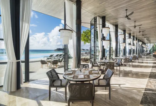 The St. Regis Maldives Vommuli Resort Restauration Photos