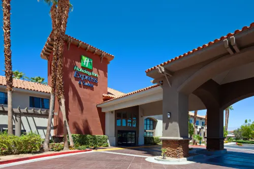 Holiday Inn Express & Suites Rancho Mirage - Palm Spgs Area Exterior Photos