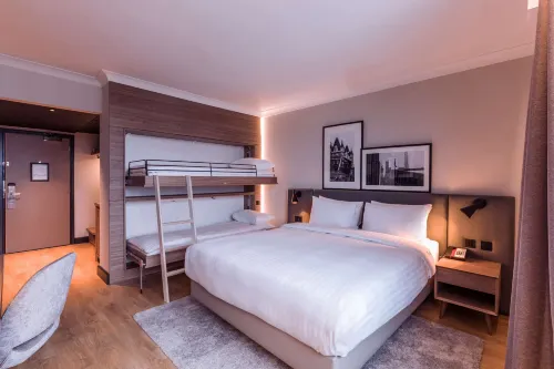 Radisson Hotel and Conf Centre London Heathrow Rooms Photos