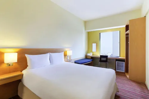 ibis Deira Creekside Dubai Zimmer Photos