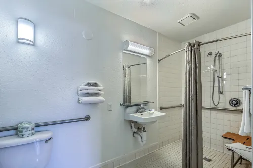 Motel 6 Pleasanton, CA Rooms Photos