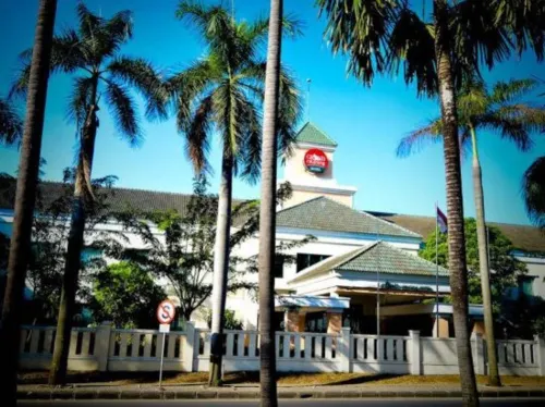 Grand Cikarang Hotel Außen Photos
