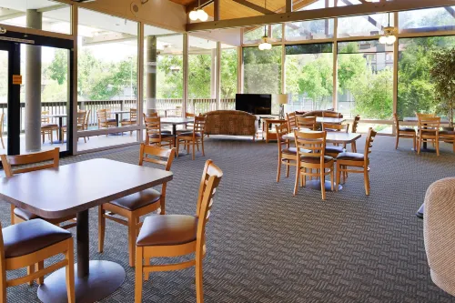 Riviera Oaks Resort and Racquet Club Restauration Photos