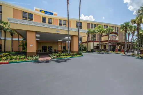 Comfort Inn & Suites Kissimmee by the Parks من الخارج Photos
